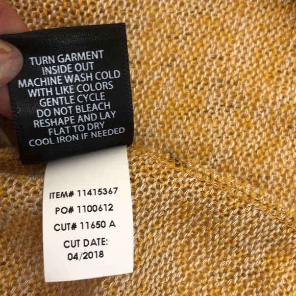 Torrid top in yellow 5 - Picture 8 of 9